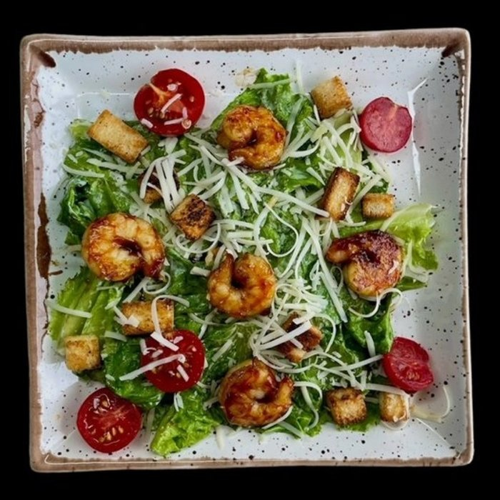 Салат Цезарь с креветками